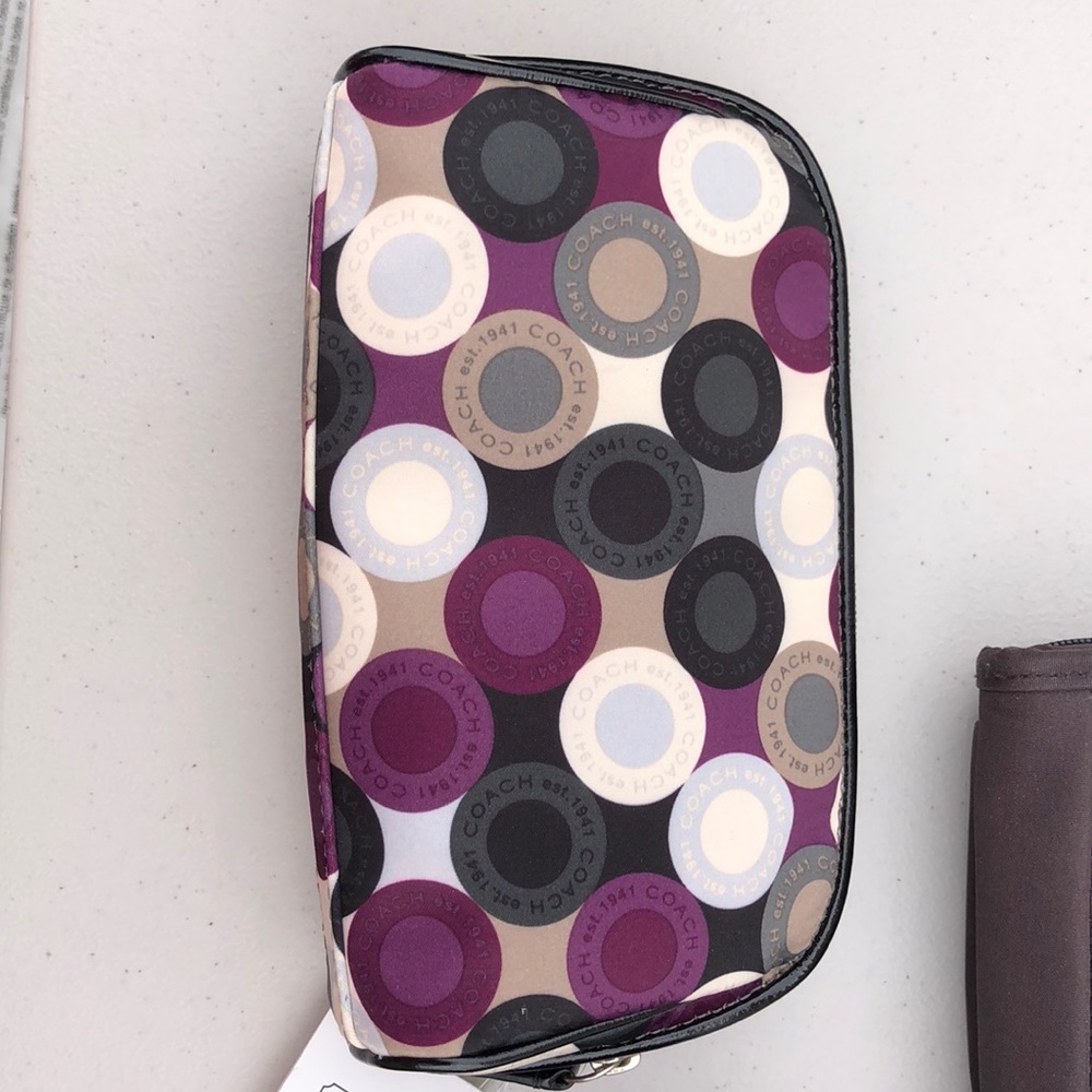 Beautiful small case. For yourself or a gift.
